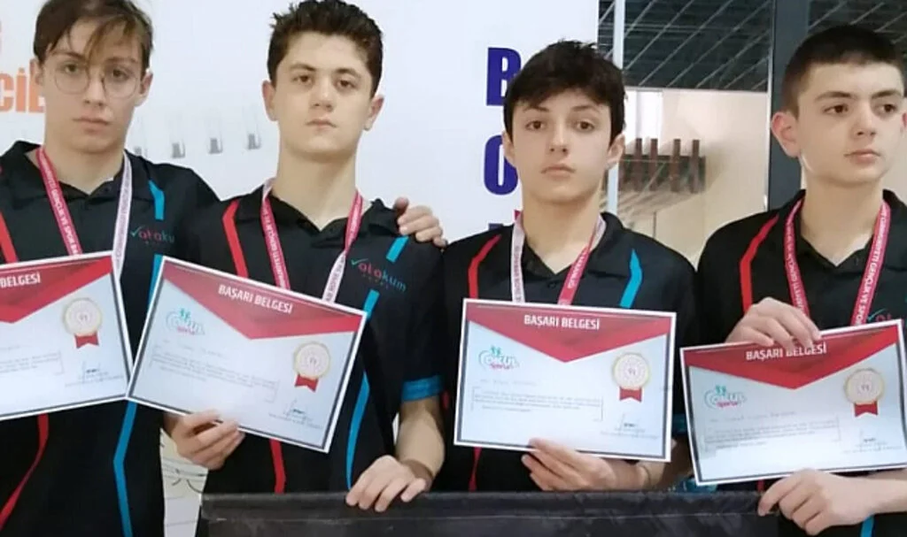 Atakum Koleji Şampiyonluğa Koşuyor