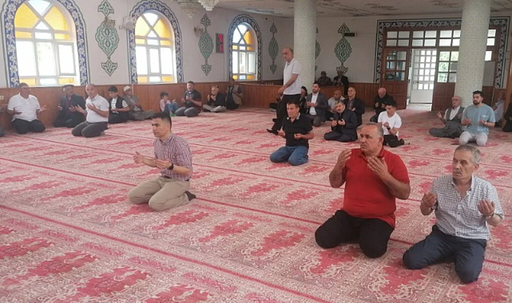 Çarşamba'da Cumhurbaşkanı Erdoğan'ın seçim başarısı nedeniyle mevlit okutuldu