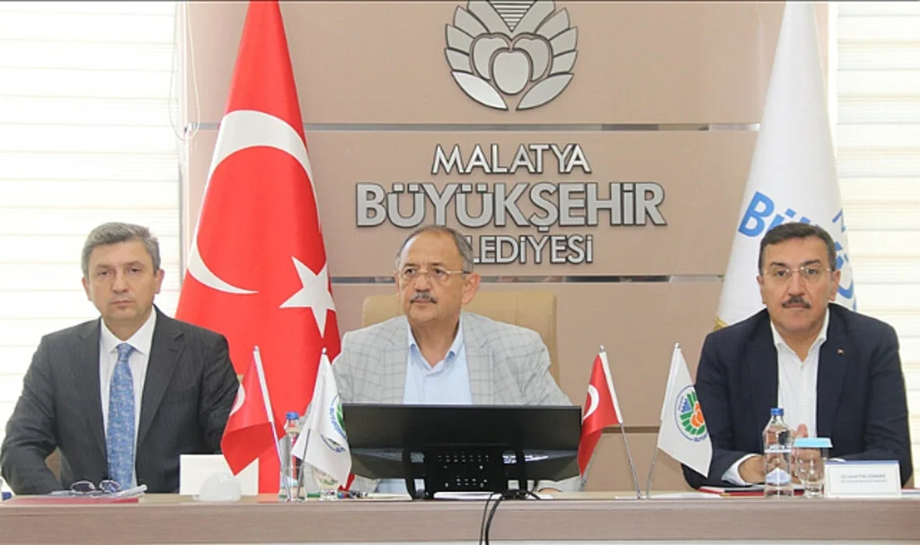 Çevre, Şehircilik ve İklim Değişikliği Bakanı Özhaseki: (Deprem konutları) Bir Sene İçerisinde Teslim Edeceğiz