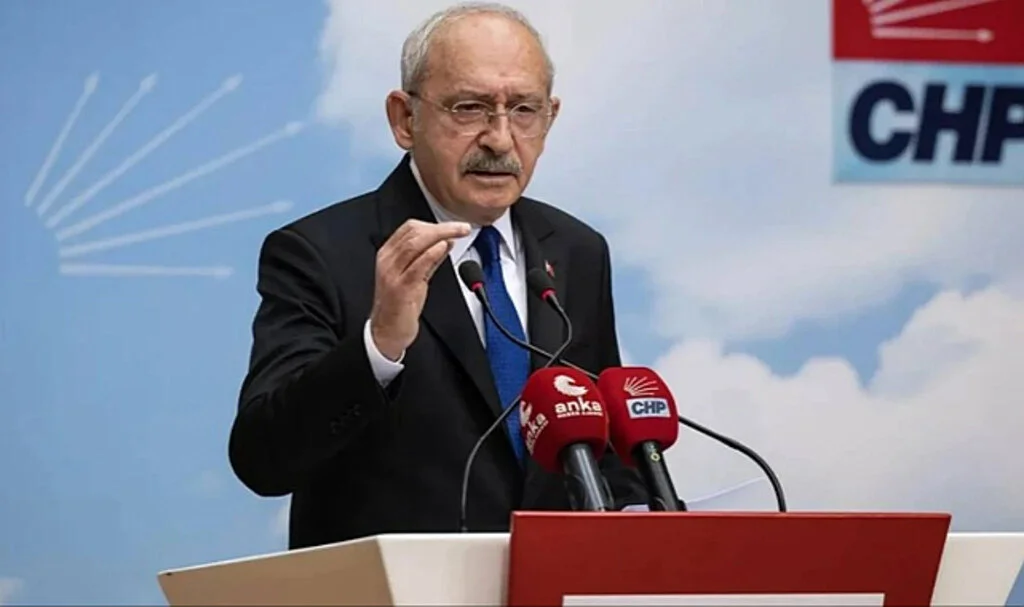 CHP'de Yeni MYK'nın Şifreleri! Satır Arasında Kılıçdaroğlu'nun "Gitmiyorum" Mesajı Var