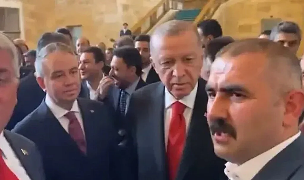 Cumhurbaşkanı Erdoğan'dan Partililere Beylikdüzü Sitemi: Halledemediniz