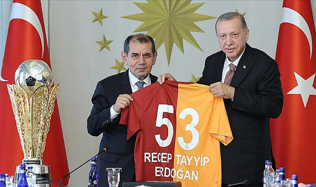 Cumhurbaşkanı Erdoğan, Galatasaray Futbol Takımını Kabul Etti