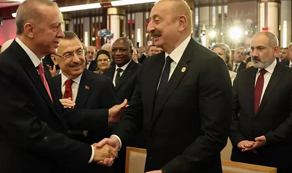 Cumhurbaşkanı Erdoğan'ın Göreve Başlama Töreni'nde Dikkat Çeken Kare! Aliyev ve Paşinyan...