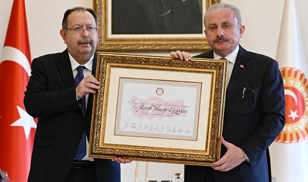 Cumhurbaşkanı Erdoğan'ın mazbatası Mustafa Şentop'a teslim edildi!