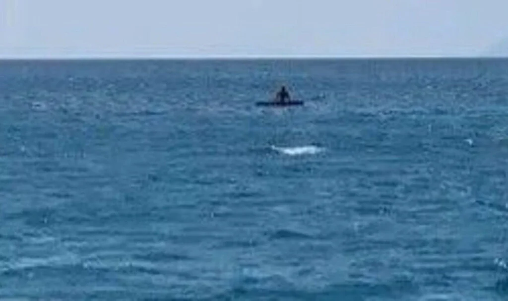 Deniz Yatağında Uyuyakaldı, Kıyıdan 7 km Ötede Kurtarıldı