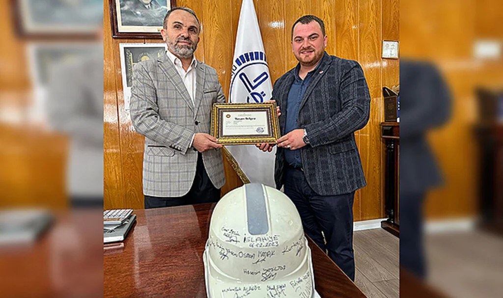 Deprem Bölgesinde Görev Yapan Din Görevlilerine Başarı Belgesi Verildi