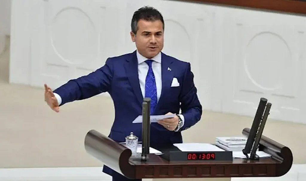 Eski Bakan Suat Kılıç, AK Parti’den İstifa Etti