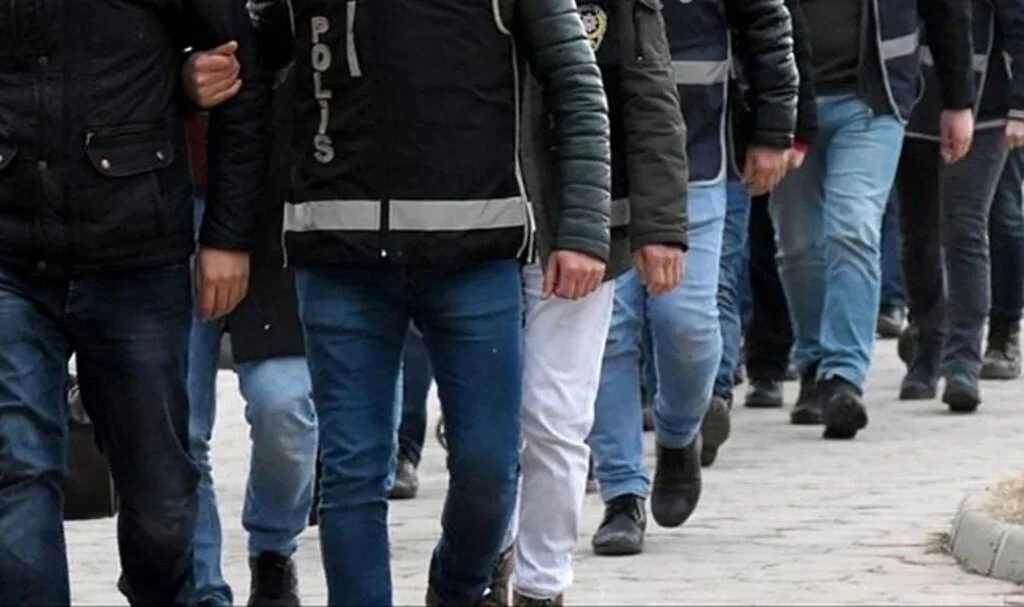 FETÖ'nün Kara Kuvvetleri ve Jandarma Yapılanmasına Operasyon: 13 Gözaltı