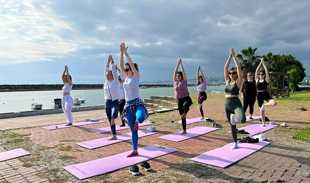 Fizik Tedavi Uzmanından Öneri: Yoga Yaparak, Gevşeyin