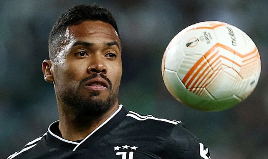 Galatasaray'ın hedefinde Alex Sandro var