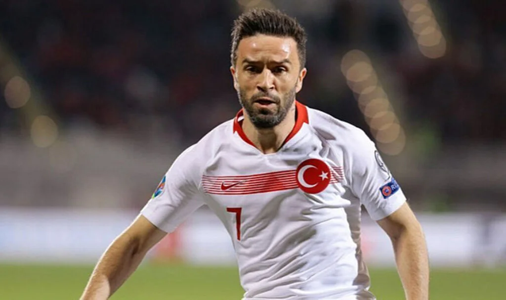 Gökhan Gönül Futbolu Bıraktığını Açıkladı