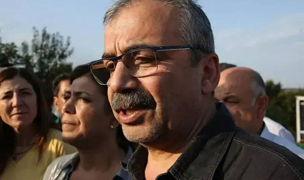 HDP İlk Toplantısını Yaptı! Meclis Başkanvekili Sırrı Süreyya Önder Oldu
