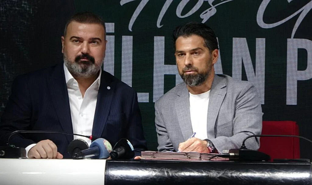 İlhan Palut İmzaladı