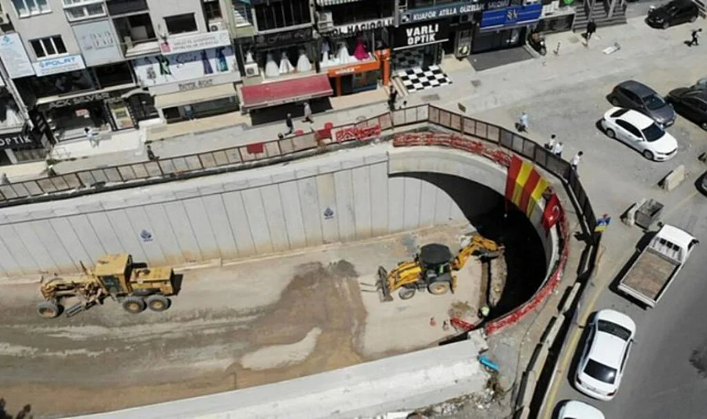 İstanbul'da Tünel Çalışmasında Doğalgaz Patlaması Yaşandı
