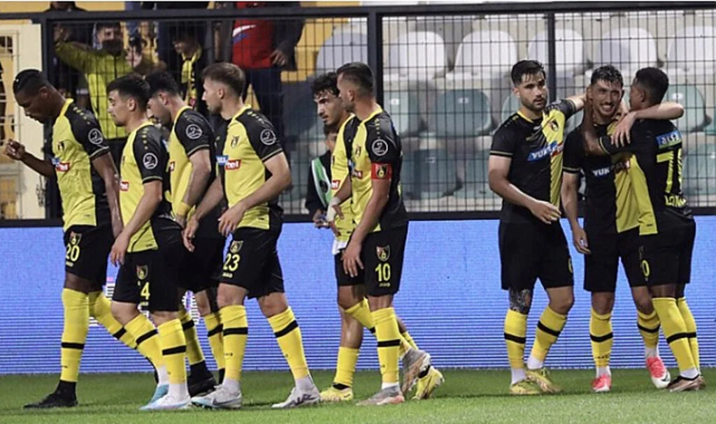 İstanbulspor kazandı, Giresunspor düştü