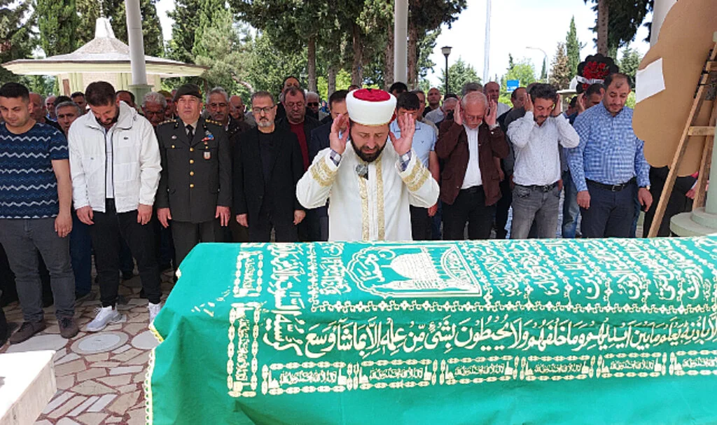 KARADENİZBİRLİK Genel Müdürü Erarslan'ın acı günü