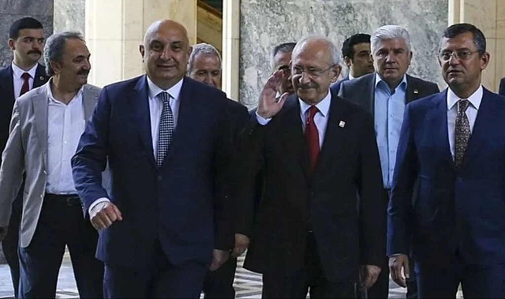 Kılıçdaroğlu Cephesinden İstifasını İsteyenleri Küplere Bindirecek Sözler