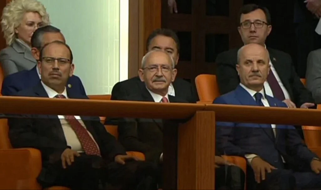 Kılıçdaroğlu, TBMM'de Parti Sırasındaki Koltuğunu da Kaybetti