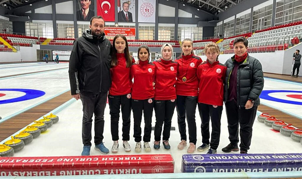 Kızlar 2.Lig'de Erkekler Havlu Attı