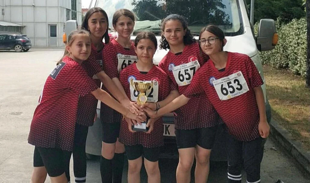 Küçük atletlerden büyük başarı