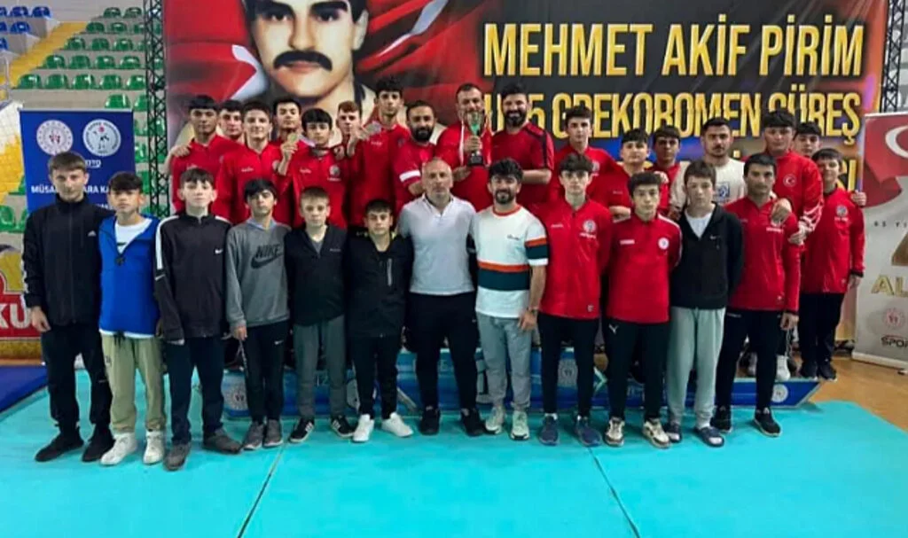 Minderde Büyük Başarı