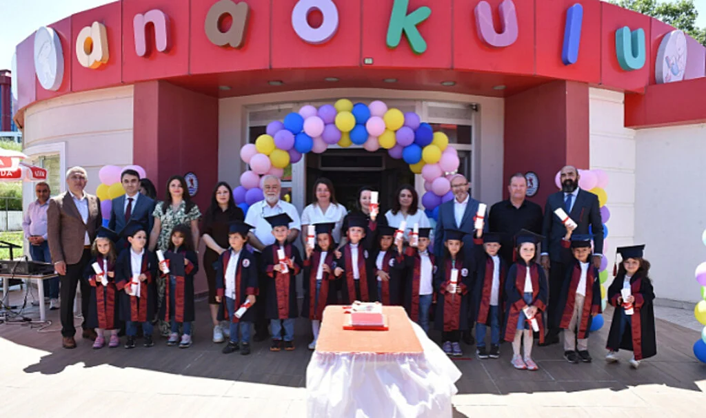 OMÜ'lü Miniklerin Mezuniyet Heyecanı 