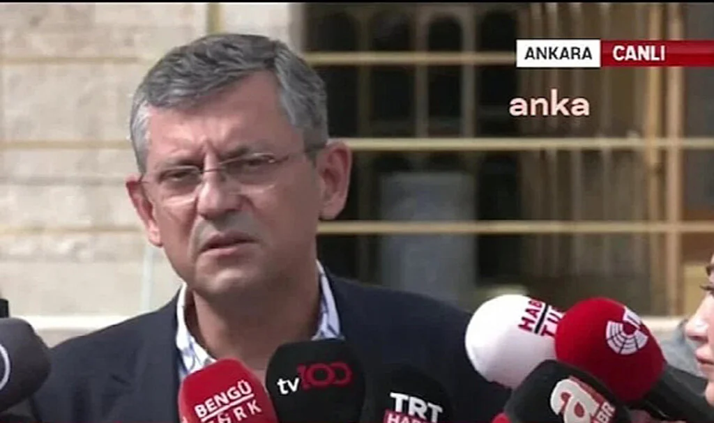 Özgür Özel’den Abdüllatif Şener’e Tepki: Kanım Dondu