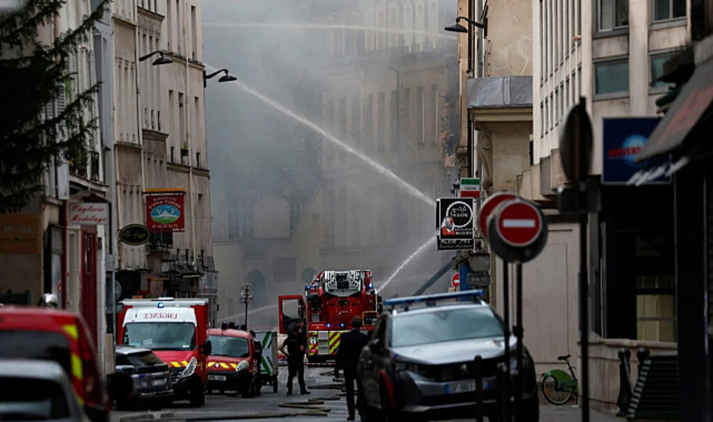 Paris’te Korkutan Patlama: Çok Sayıda Yaralı Var