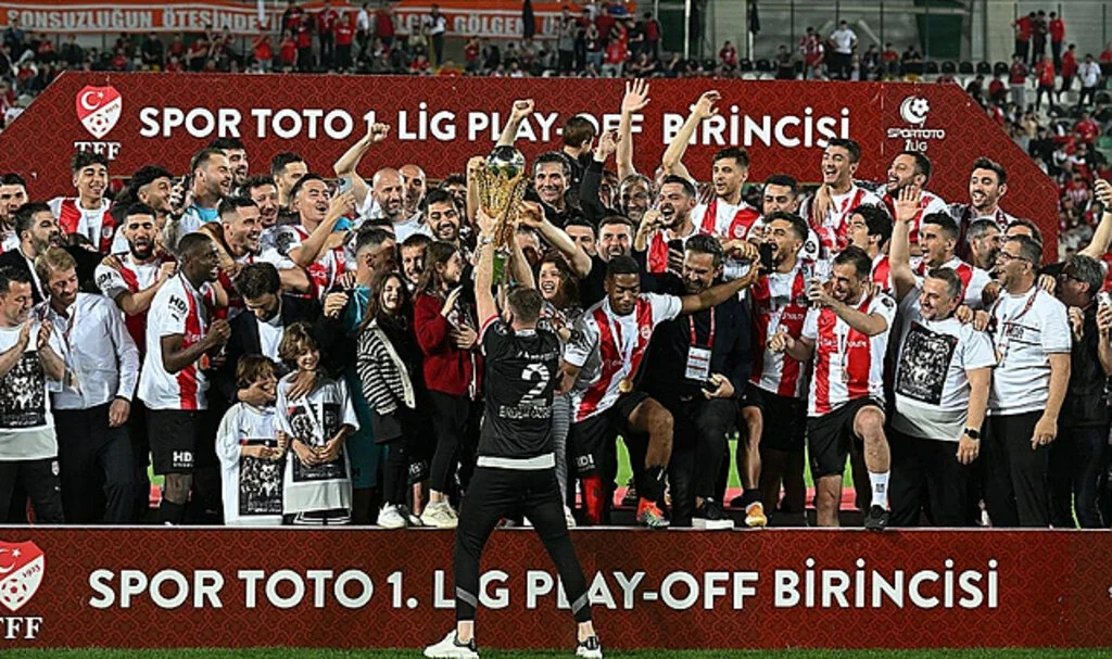 Pendikspor Süper Lig'e Yükseldi