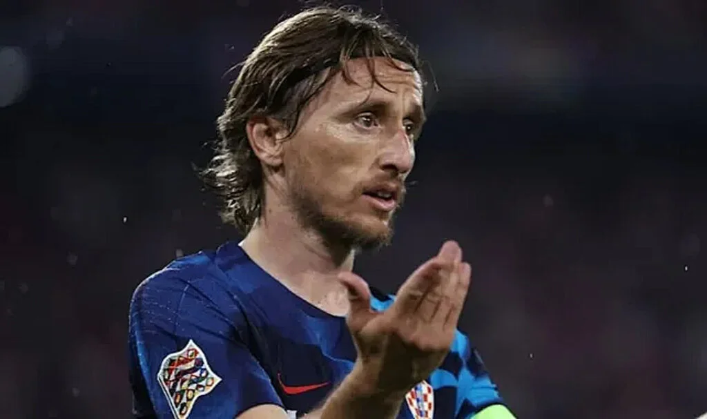 Real Madrid ve Luka Modric Sözleşme İmzaladı