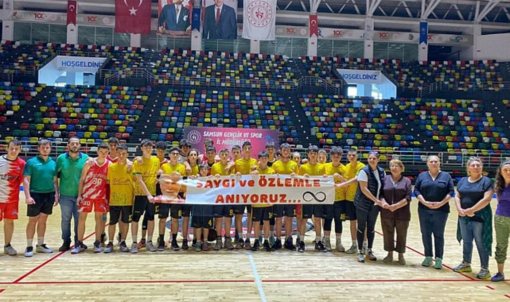 Şampiyonluk Kupası Maarif Koleji'nin