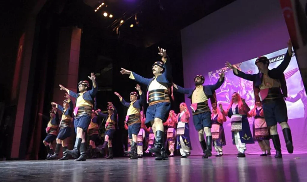 Samsun'da "1. Halk Dansları Şenliği"