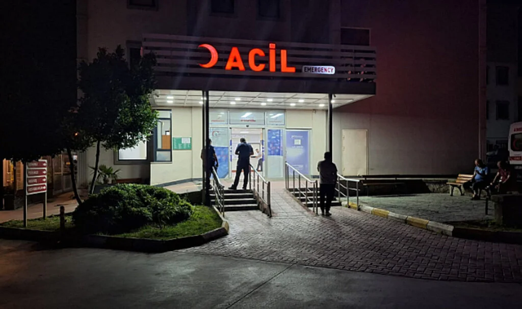 Samsun’da Geri Manevra Yapan Otomobil Yayaya Çarptı