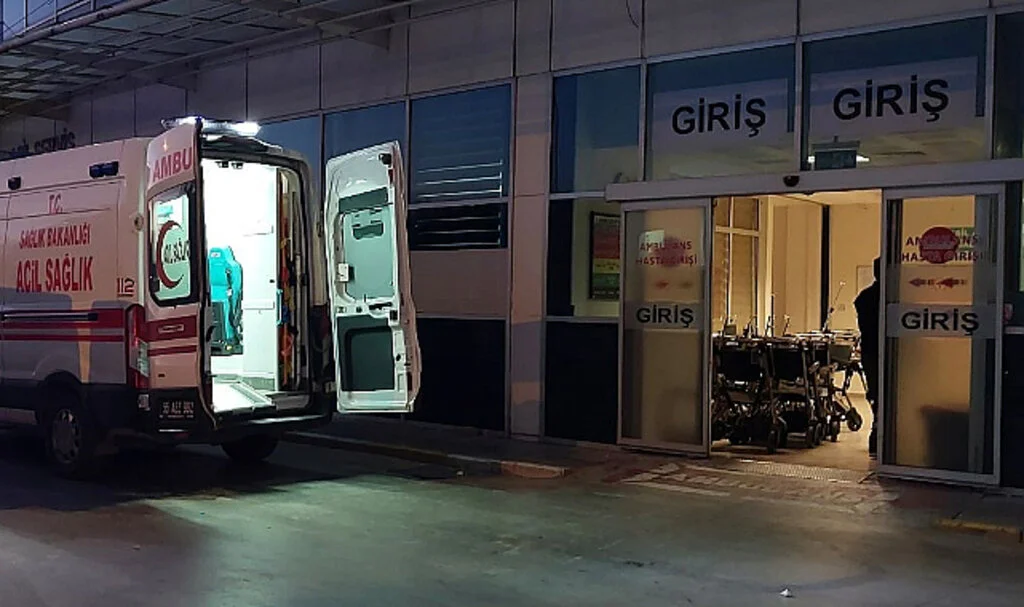 Samsun'da Kamyonet ile Otomobil Çarpıştı, 2 Kişi Yaralandı