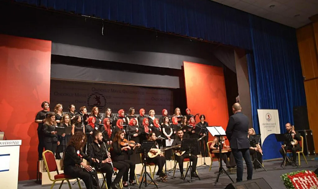 Samsun'da Otizmli Çocukların Annelerinden Konser