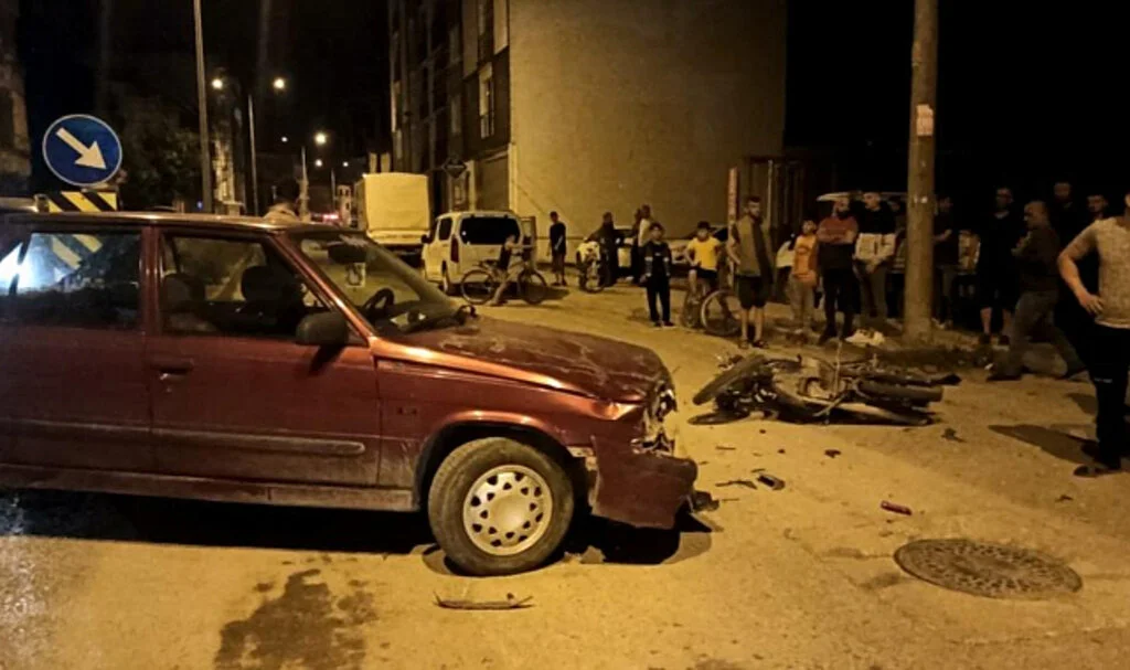 Samsun’da Otomobil ile Motosiklet Çarpıştı: 2 Yaralı