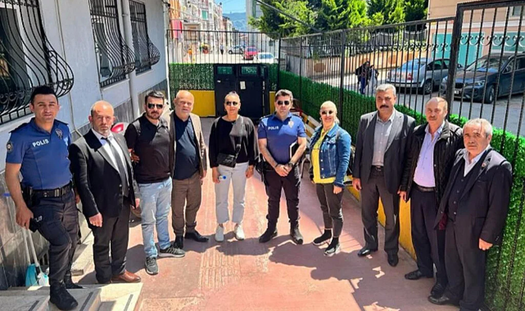 Samsun'da Polisler Mahalle Muhtarları ile Toplantı Düzenledi