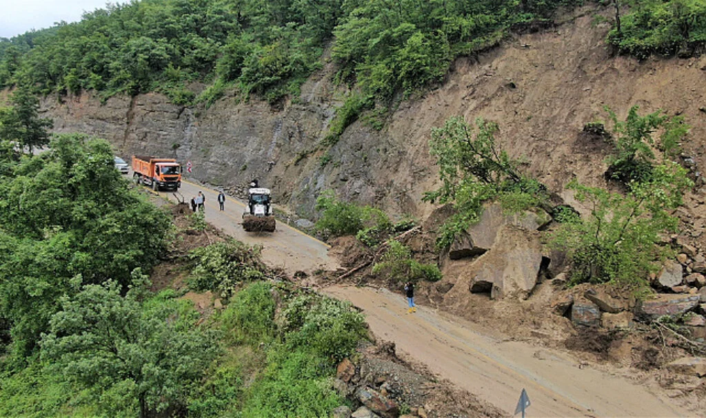Samsun'da sel ve heyelanla mücadele