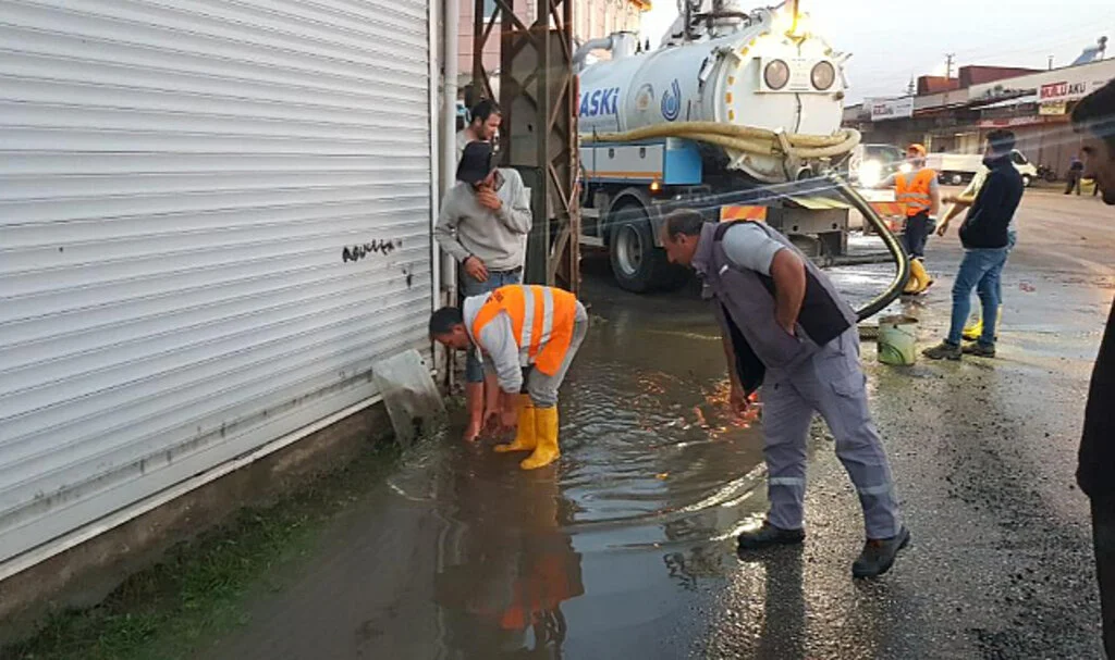 Samsun’da Selden Etkilenen Balıklar Irmağa Bırakıldı