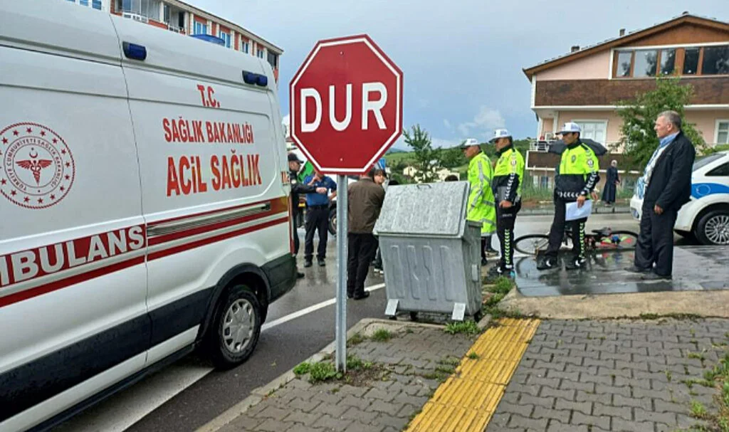 Samsun Kavak'ta Bisiklet Otomobile Çarptı
