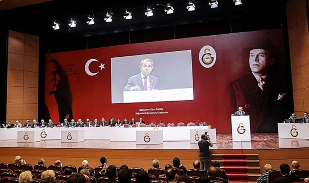 Son Dakika: Galatasaray'da Başkanlık Süresi 2 Yıla İndirildi