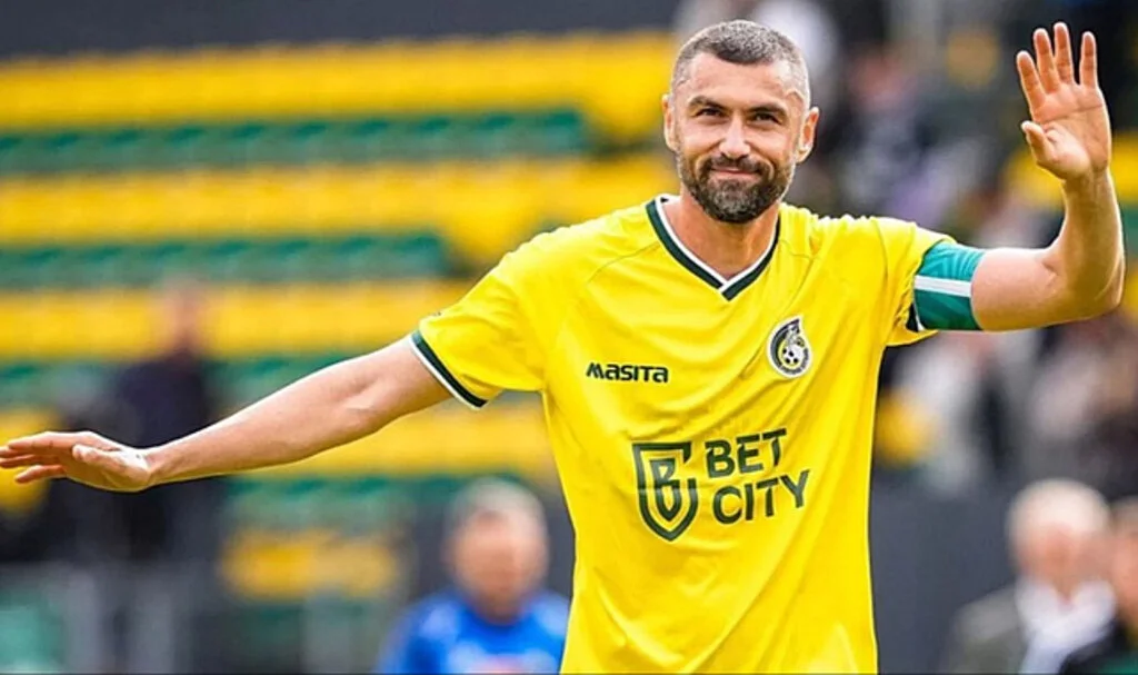 Son Dakika: Türk Futbolunda Bir Dönem Kapandı! Burak Yılmaz Resmen Sahalara Veda Etti