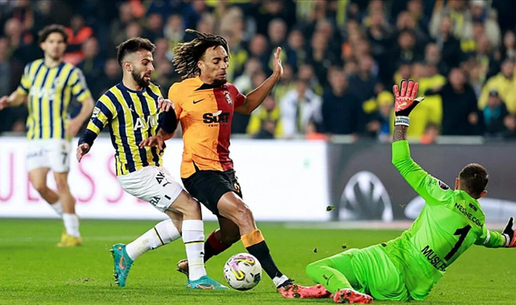 Süper Lig'de Sezonun Son Derbisi Yarın Yapılacak
