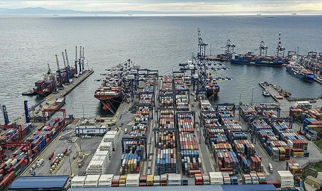 Ticaret Bakanı Bolat: İhracatımız 23 Haziran'da Günlük Tarihi Rekorla 2 Milyar 121 Milyon Dolar Seviyesinde Gerçekleşti
