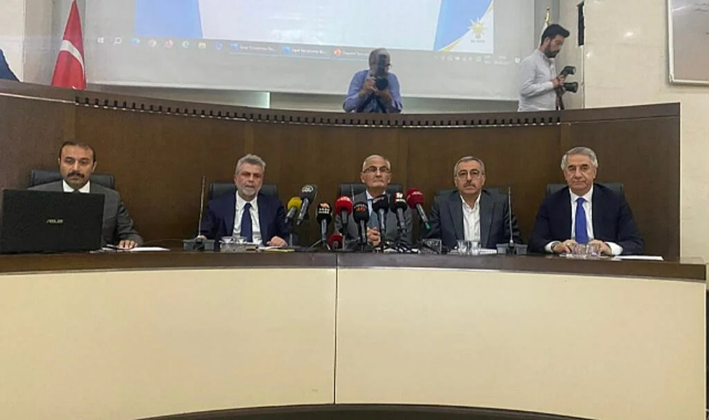 Yılmaz: 'Belediyecilikte Birbirimizle Yarışıyoruz'