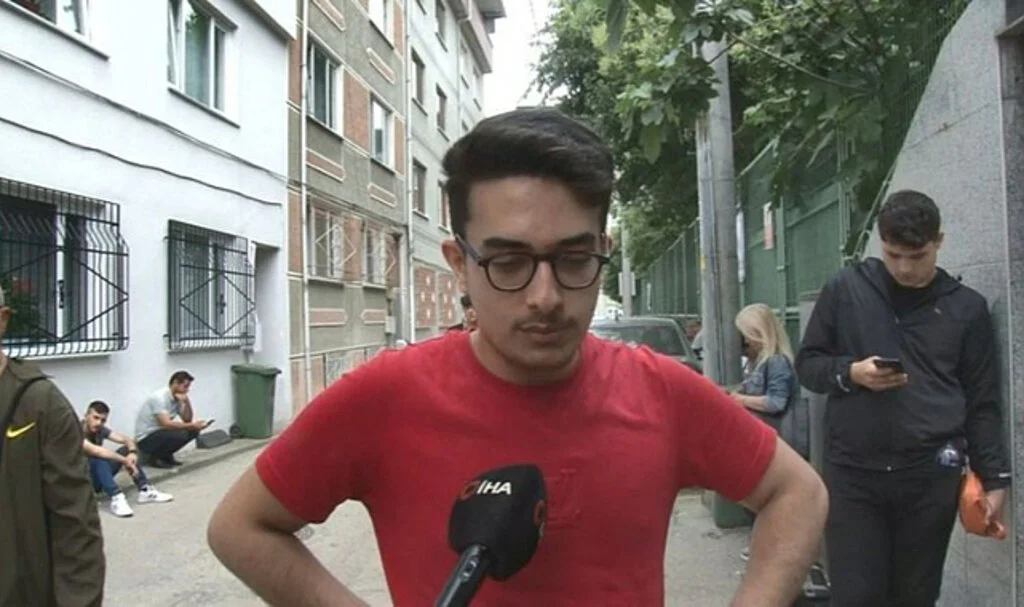YKS'ye Kardeşini Yetiştirdi Ama Kendisi Sınava Geç Kaldı