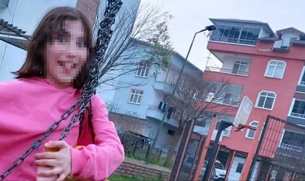 13 Yaşındaki Kız Çocuğu, Evde Silahla Şakağından Vurulmuş Halde Bulundu