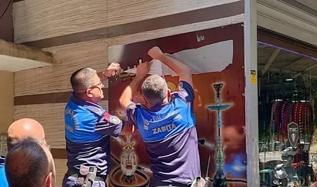 Adana’da Arapça Tabelalar Kaldırılıyor