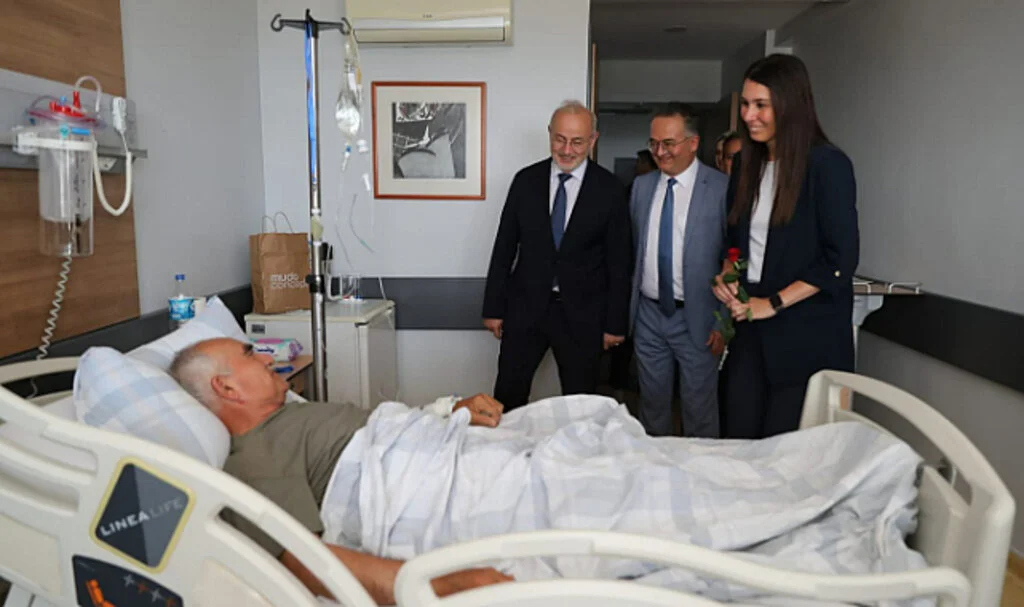 AK Parti Genel Başkan Yardımcısı Çiğdem Karaaslan Hastane Ziyareti Yaptı  