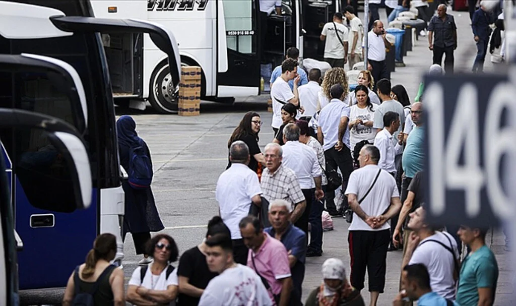 Akraba ziyaretine ilk çeyrekte yaklaşık 12 milyar lira harcandı